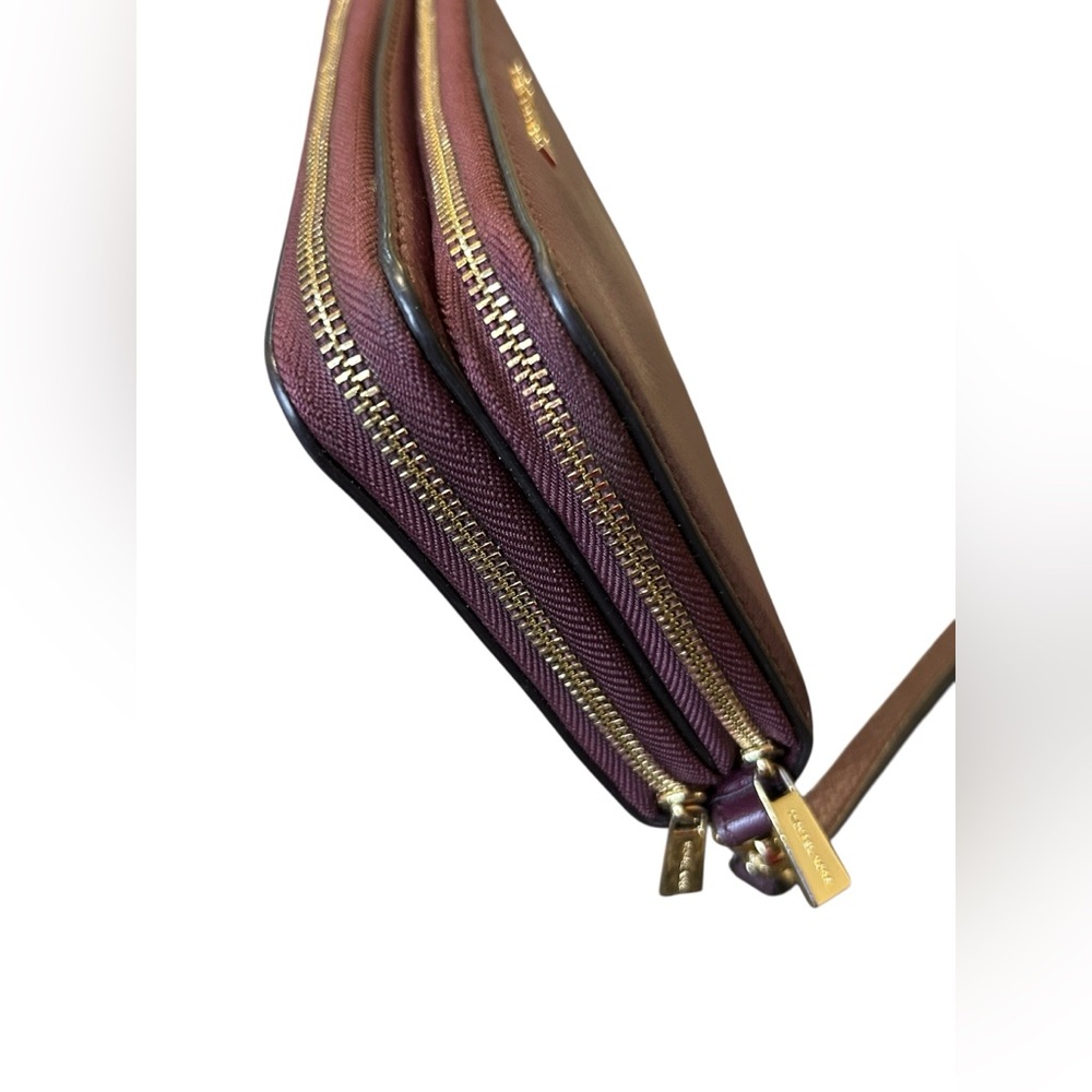 Michael Kors Jet Set Travel Continental Plum /Purple Leather Wristlet/Wallet - Picture 7 of 8